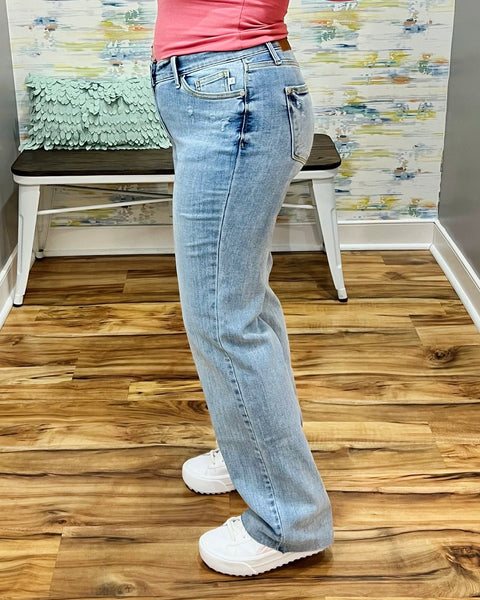 Judy Blue REG/CURVY V-Front Straight Jeans