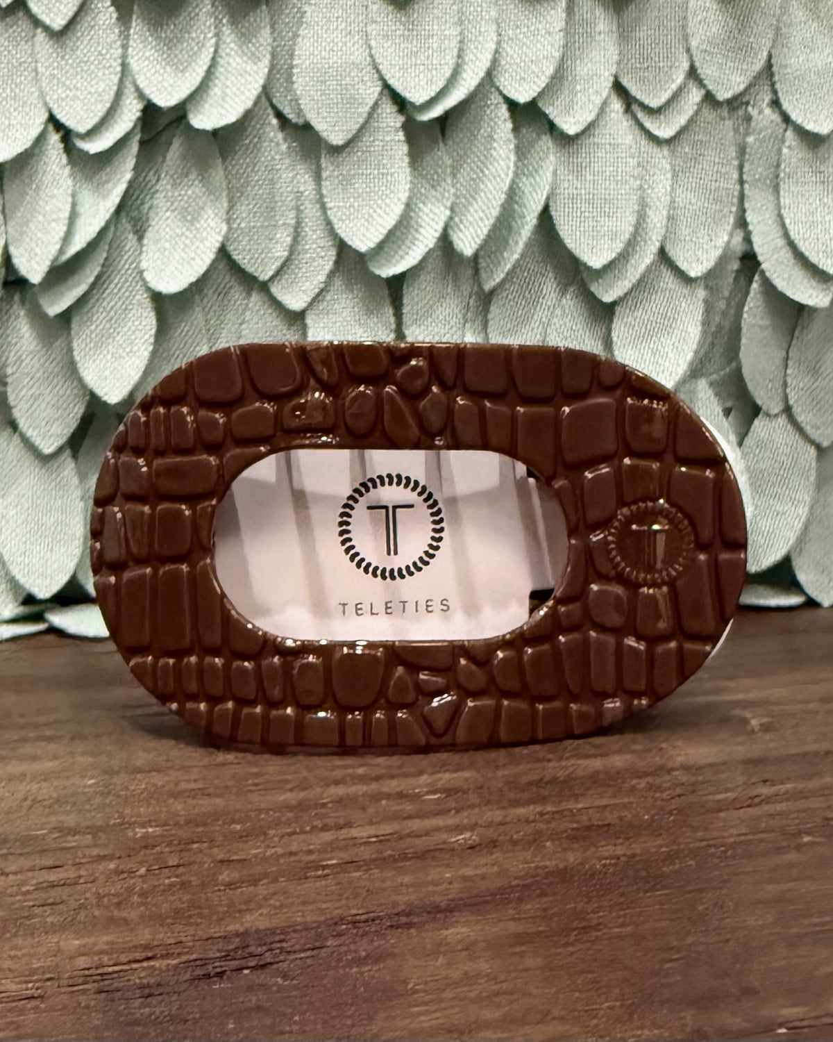 TELETIES Brown Crocodile Flat Round Hair Clip