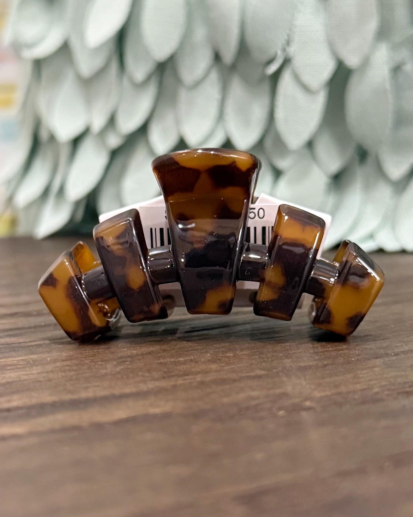 teleties classic tortoise hair claw clip.
