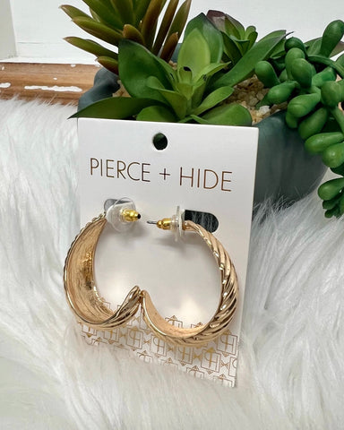Textured Shell Hoop in Gold