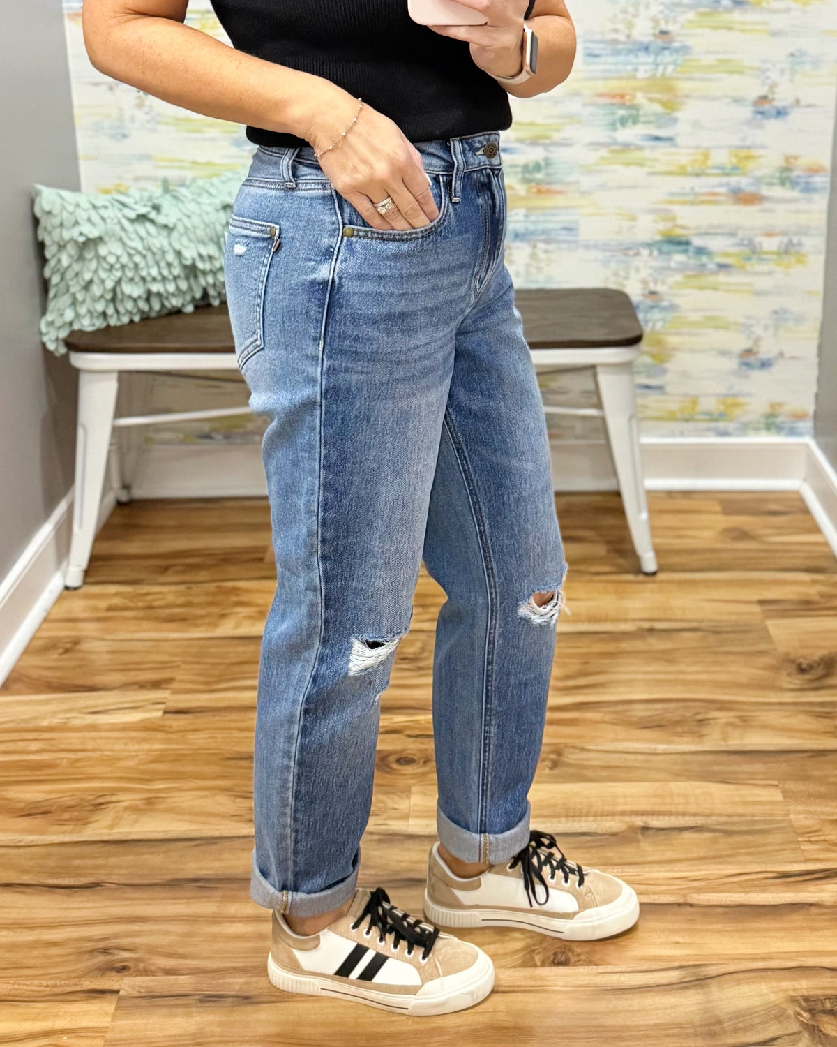 Judy Blue Billie Distressed Boyfriend Jeans.