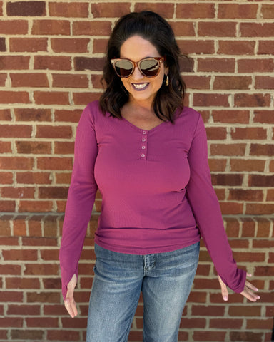 Tabitha REG/CURVY Snap Henley Top in Plum