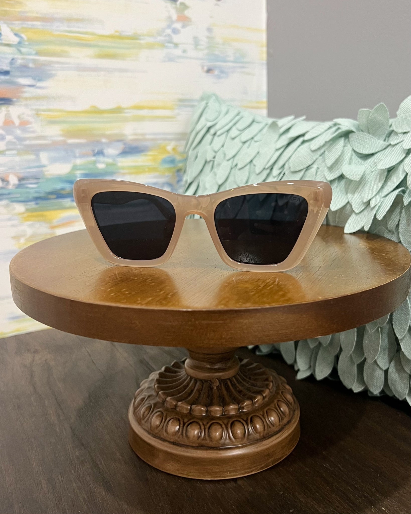 I-SEA Daisy Sunglasses in Sand