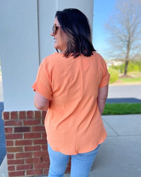 Rylee REG/CURVY Blouse in Apricot