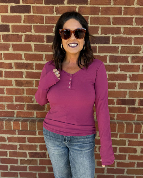 Tabitha REG/CURVY Snap Henley Top in Plum