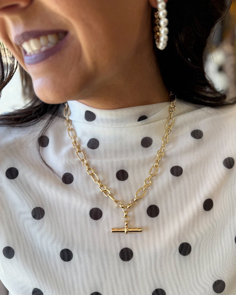 Toggle Bar Pendant Paperclip Chain Necklace in Gold