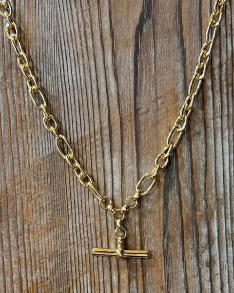 Toggle Bar Pendant Paperclip Chain Necklace in Gold