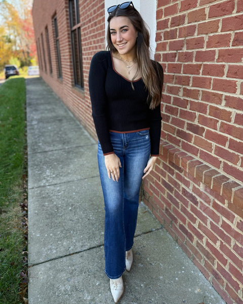 Baylee Sweetheart Neck Sweater Top in Black/Toffee