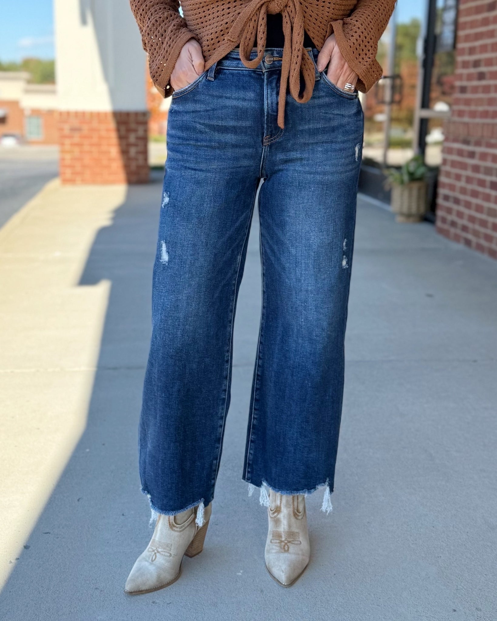 Risen Crop Wide Leg Jeans