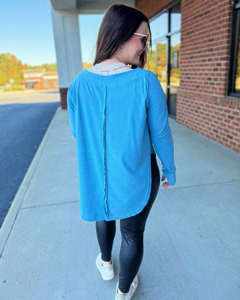 Zoey REG/CURVY Athleisure Top in Blue