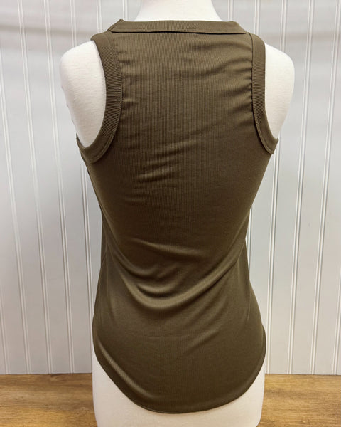 Khloe Ribbed Round Neck Tank in Chestnut