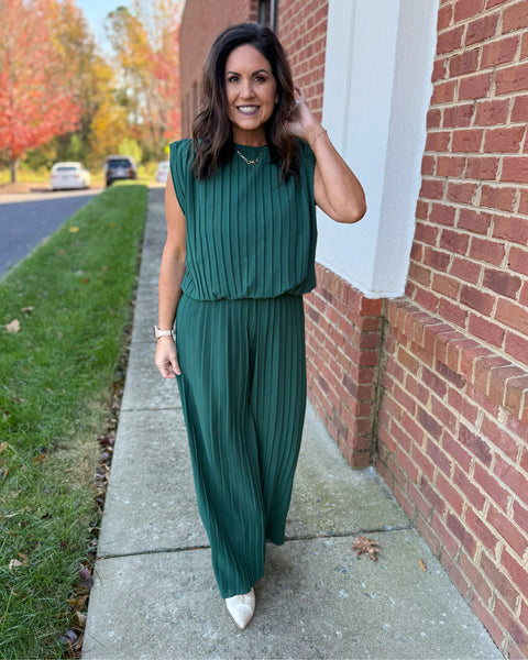Aurora Pleated Top & Pants Set in Hunter Green