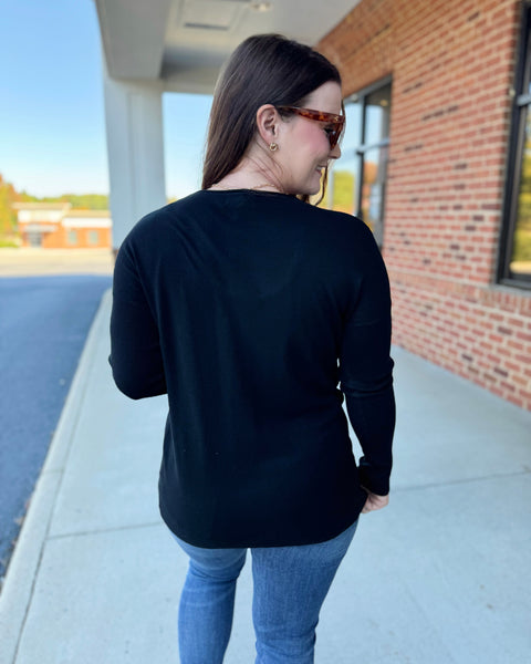 Linda REG/CURVY Front Pocket Sweater in Black