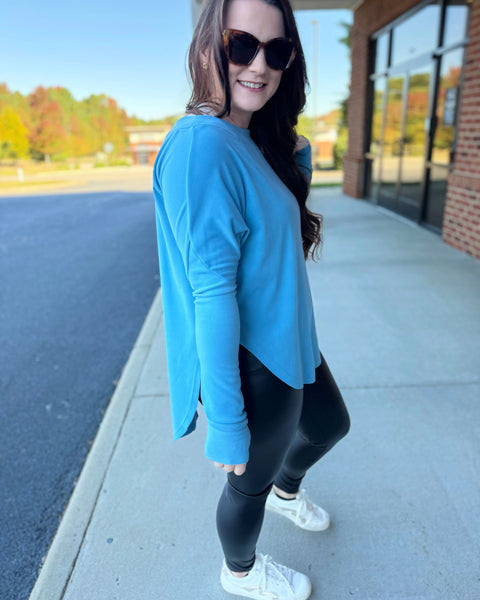 Zoey REG/CURVY Athleisure Top in Blue