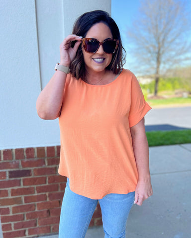 Rylee REG/CURVY Blouse in Apricot