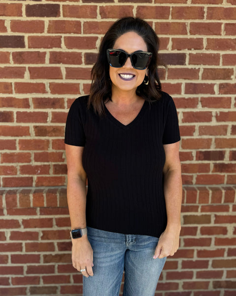 Tori Ribbed V-Neck Tee in Black