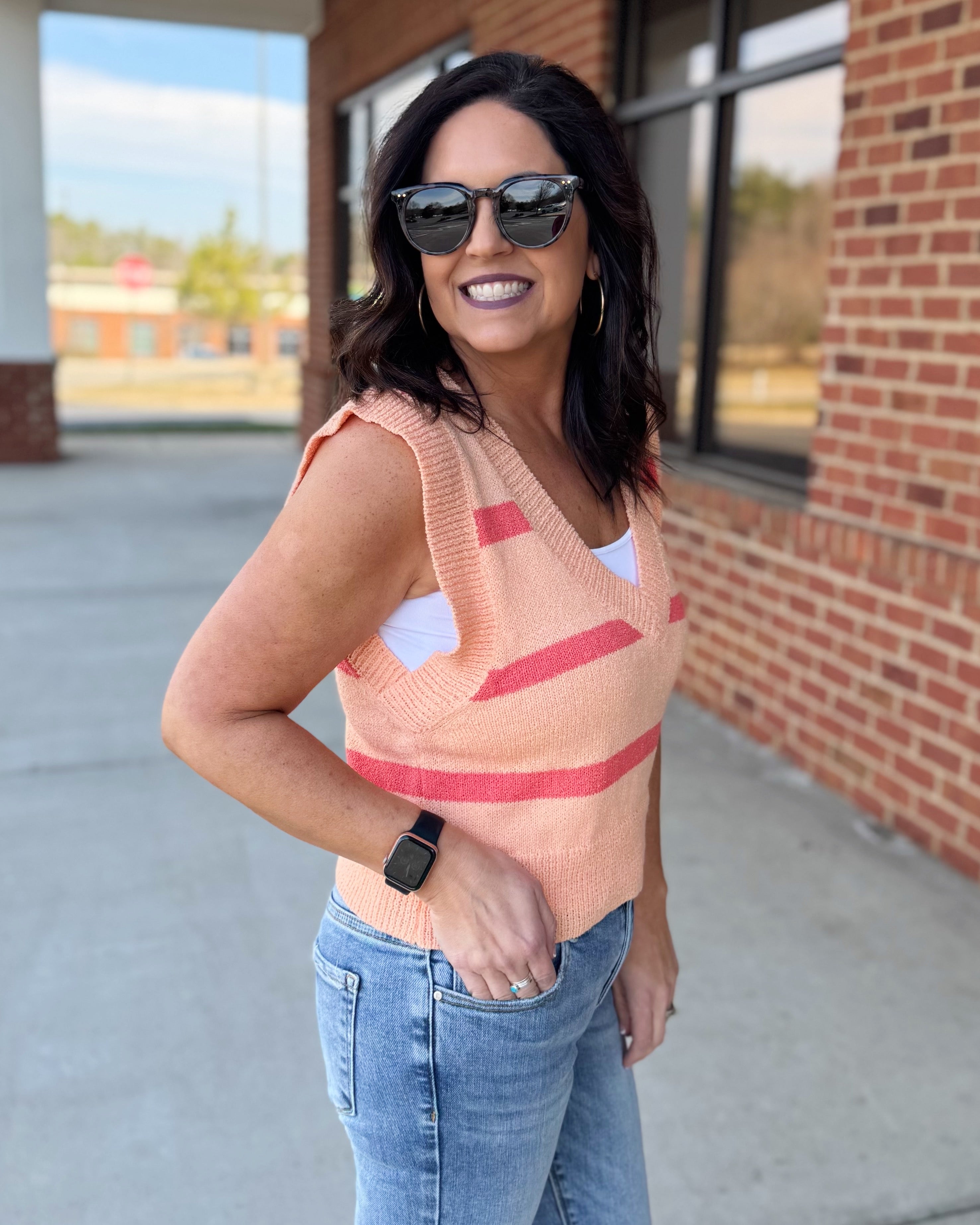 woman wearing i-sea ella sunglasses.