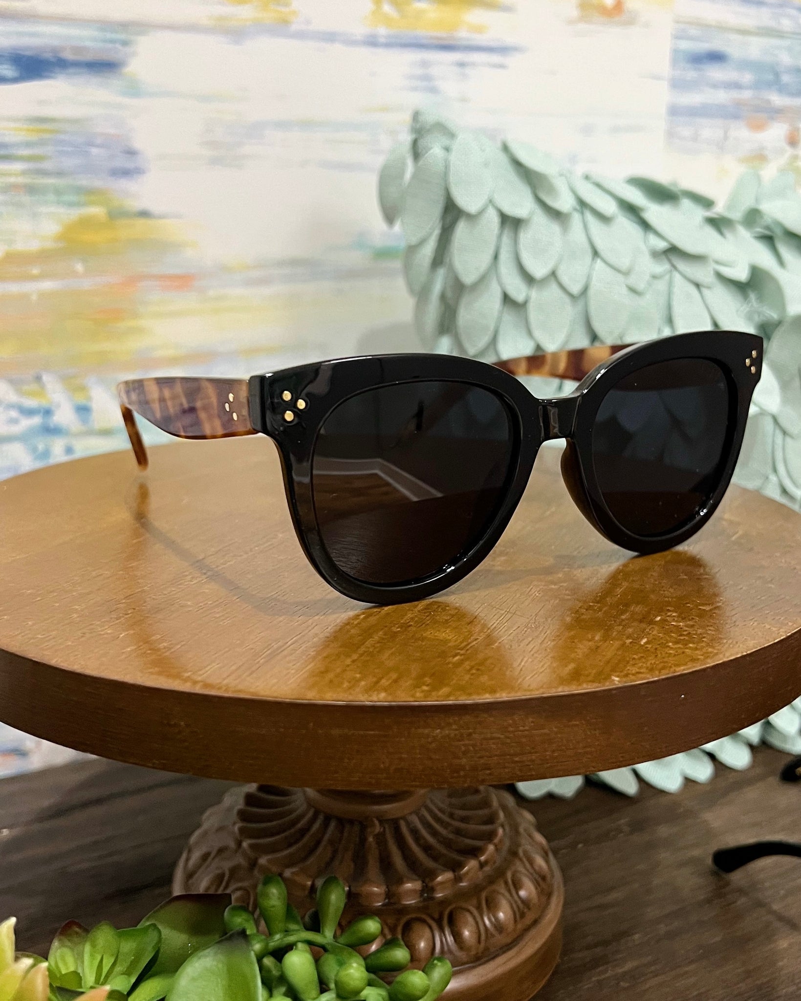 I-SEA Cleo Sunglasses in Black/Tortoise