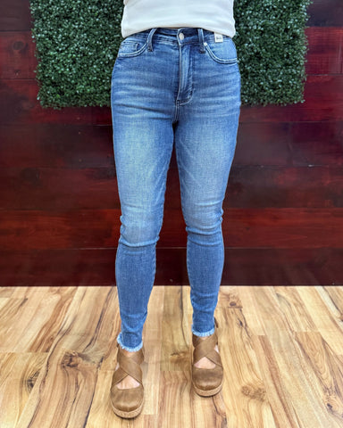 Judy Blue REG/CURVY Tummy Control Skinny Jeans