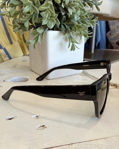 I-SEA Andi Sunglasses in Black/Smoke