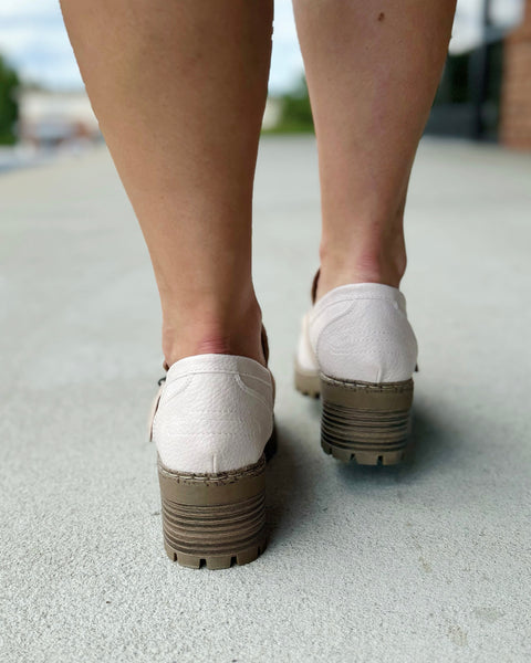 Blowfish Lahtay Loafer in Cloud