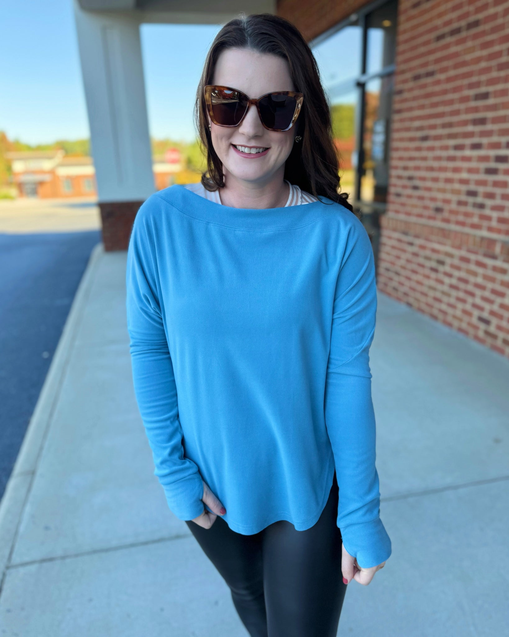 Zoey REG/CURVY Athleisure Top in Blue