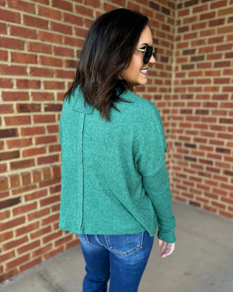 Lori REG/CURVY Ribbed Sweater in Dark Green