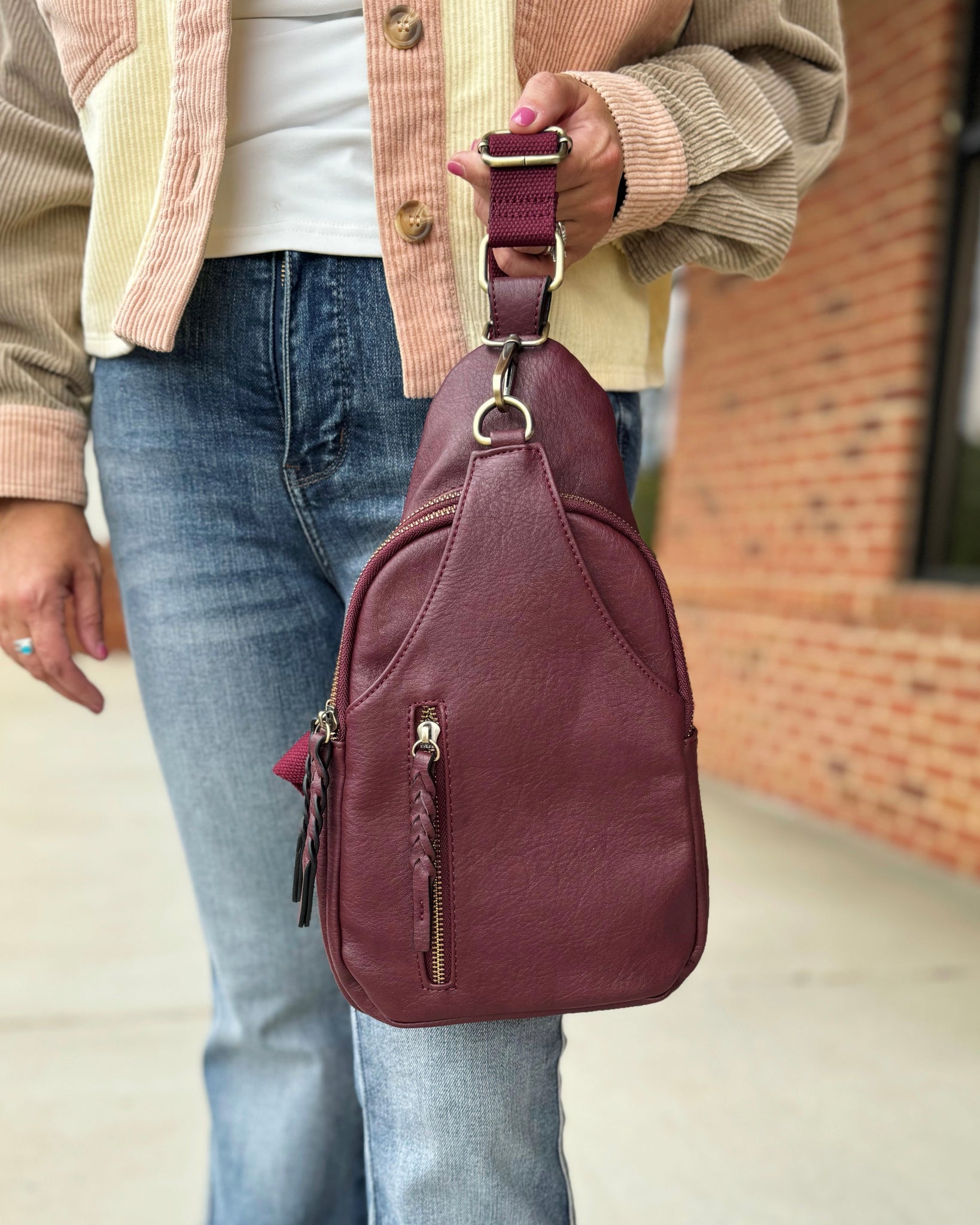 Nikki Sling Bag in Wine