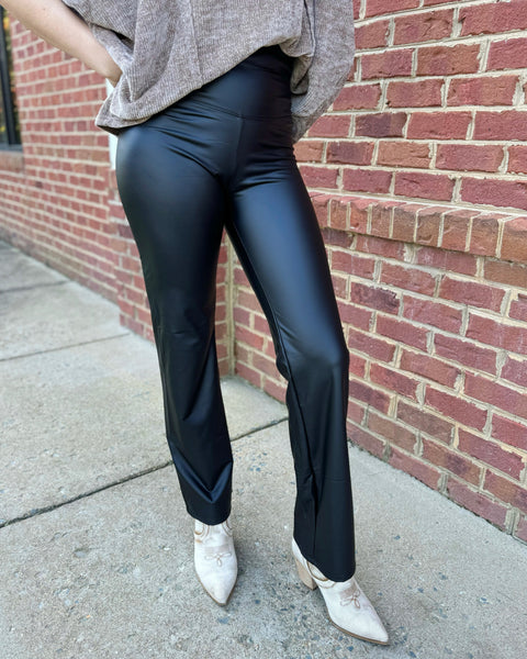 Yummie REG/CURVY Faux Leather Shaping Bootcut Legging