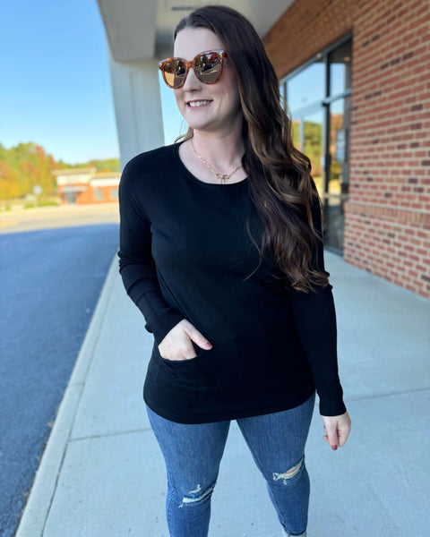 Linda REG/CURVY Front Pocket Sweater in Black