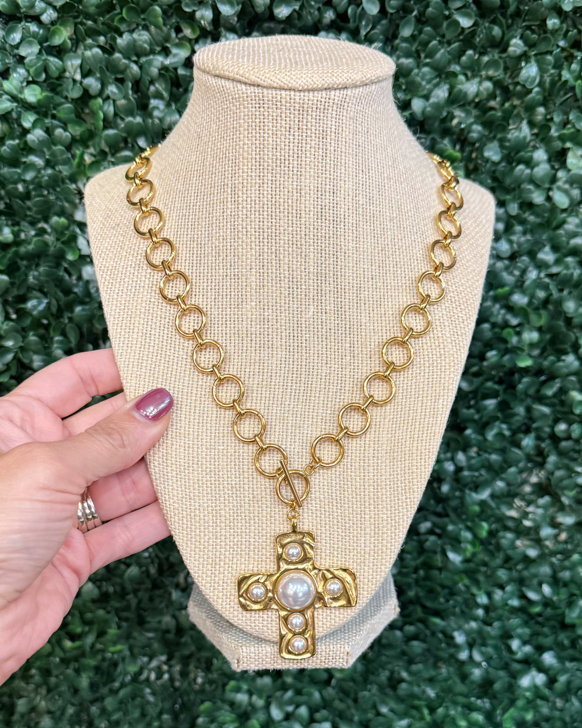 Chansuttpearls Harper Necklace in Gold.