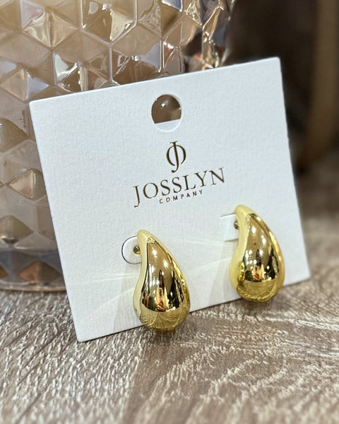 Graceful Lightweight Teardrop Earrings