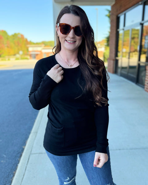 Linda REG/CURVY Front Pocket Sweater in Black