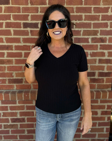 Tori Ribbed V-Neck Tee in Black