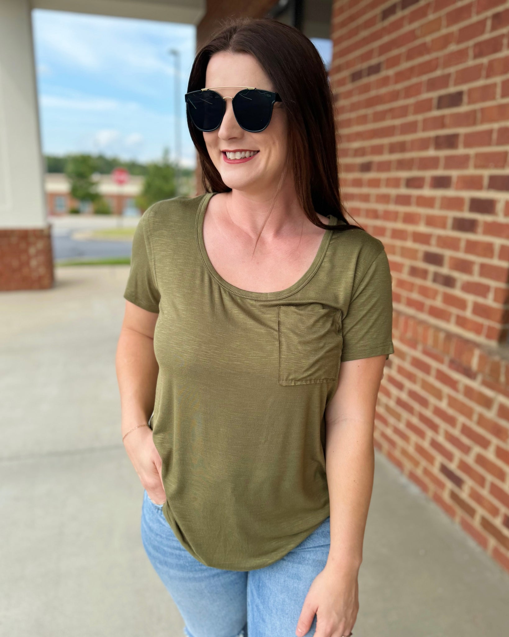 Vada REG/CURVY Boyfriend Tee in Olive