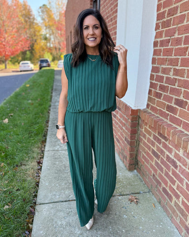 Aurora Pleated Top & Pants Set in Hunter Green