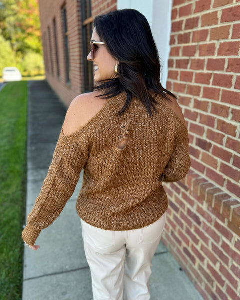 Pia Distressed Sweater in Camel