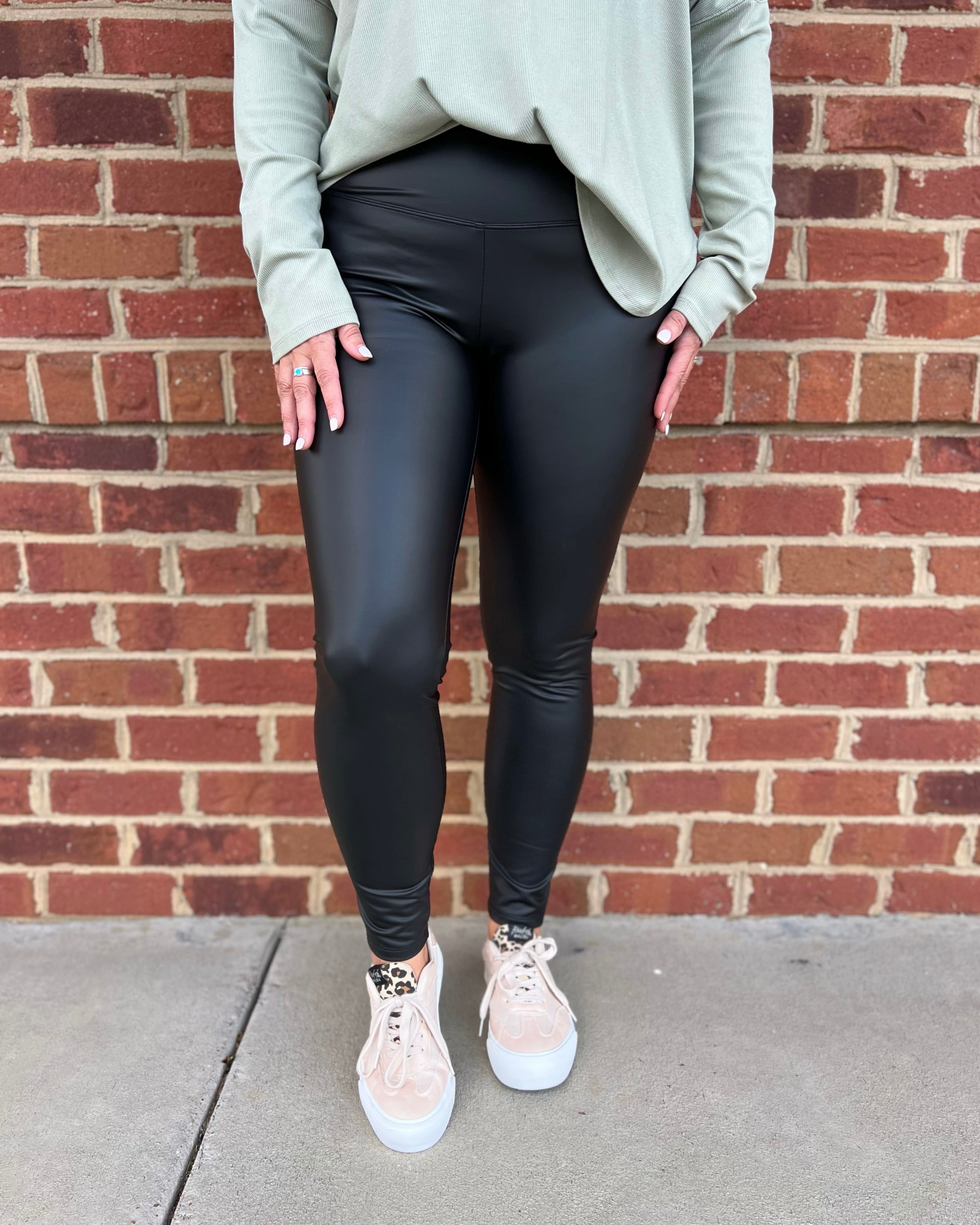 Yummie REG/CURVY Shaping Leggings in Black FINAL SALE
