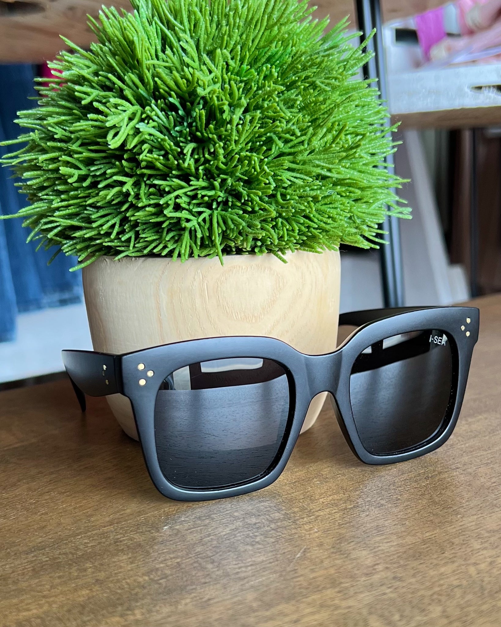 I-SEA Waverly Sunglasses in Black