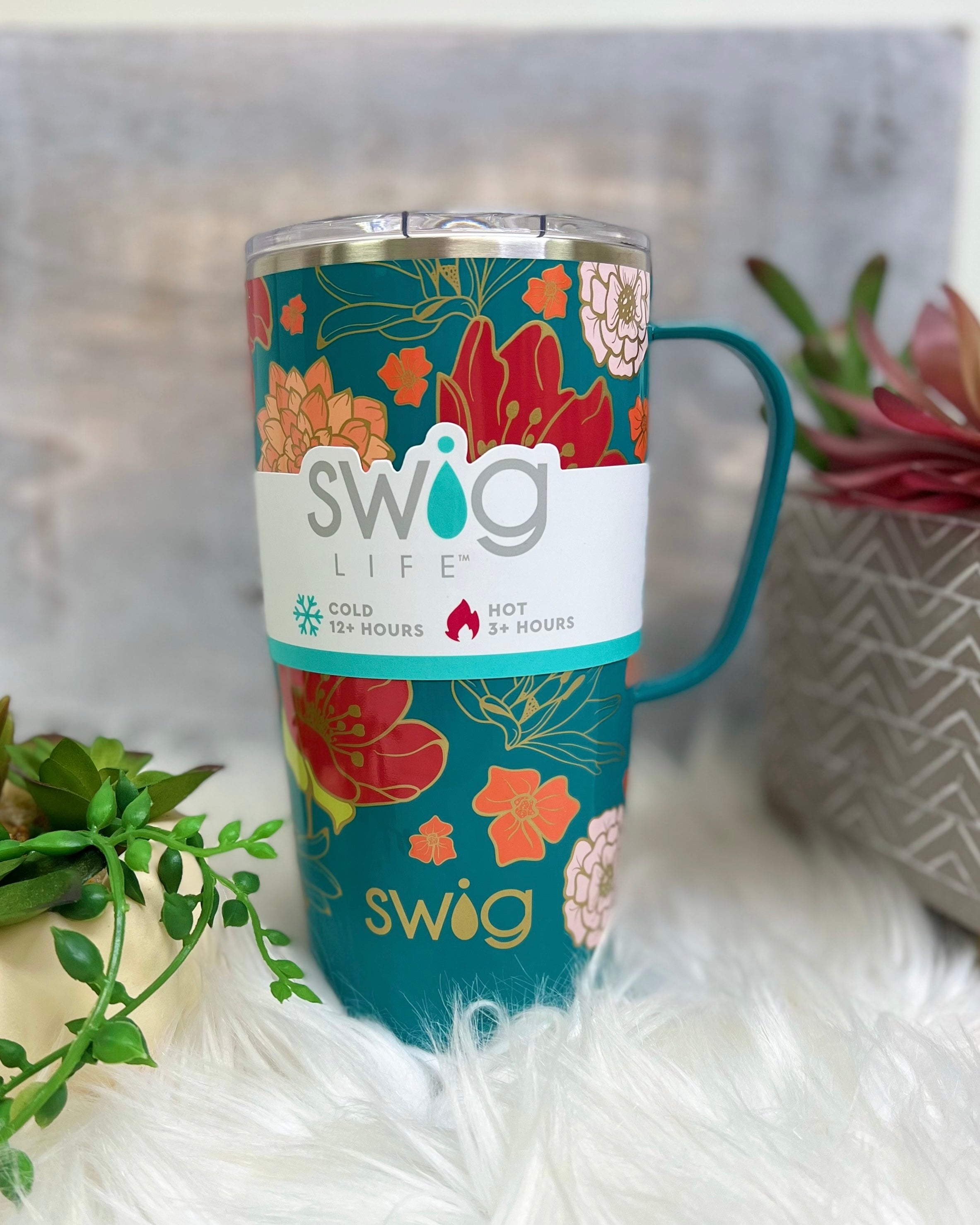 Swig Fire Poppy Tumbler (22oz) – Shabby Chic Boutique and Tanning Salon