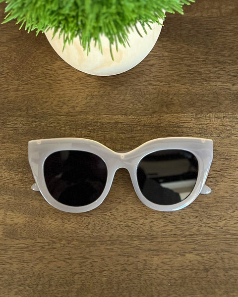 I-SEA Lana Sunglasses in Oatmeal/Smoke