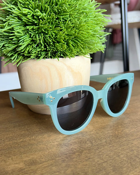 I-SEA Cleo Sunglasses in Avocado/Smoke